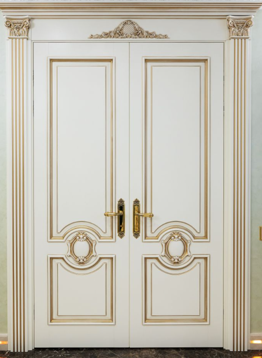 Входные двери с эффектом античной отделки: шарм прошлых эпох.