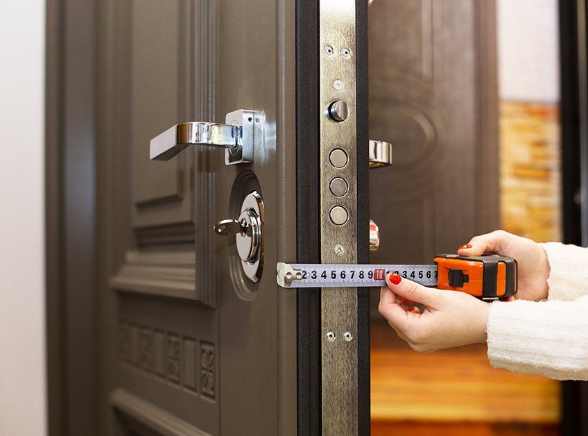 Что такое толщина полотна входной двери?