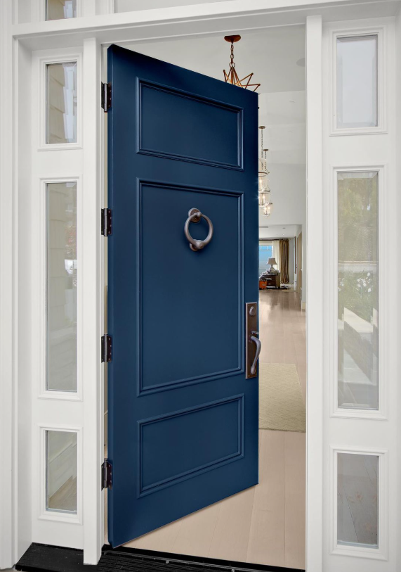  Контрастные наличники для темных и светлых дверей: акцент на деталях