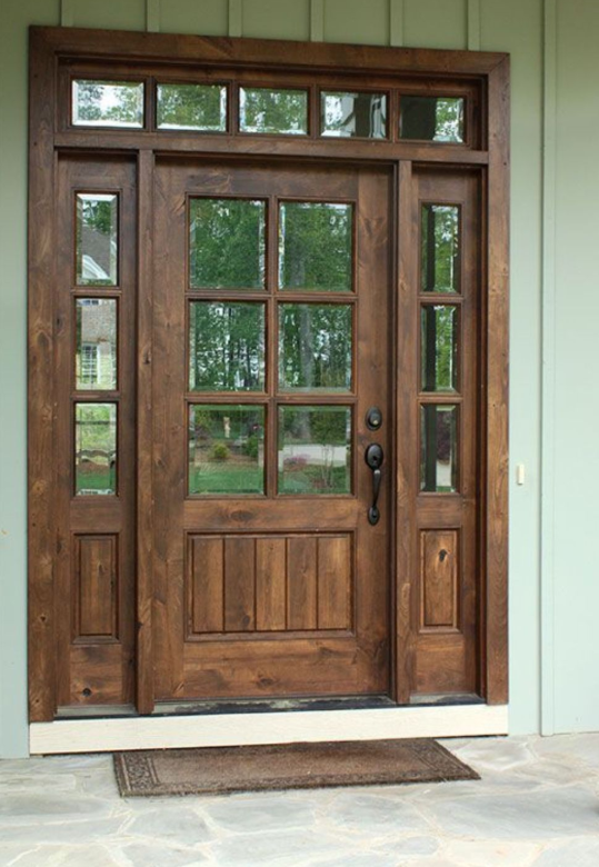 Белые и коричневые двери для домов в стиле шале: уют горной атмосферы