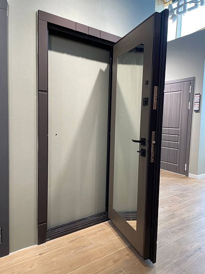 Входная дверь  