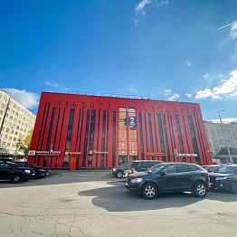 Брендсекция недалеко от метро Ломоносовская