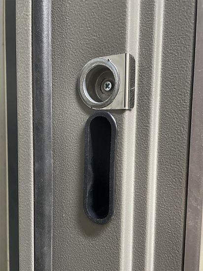 Входная дверь  